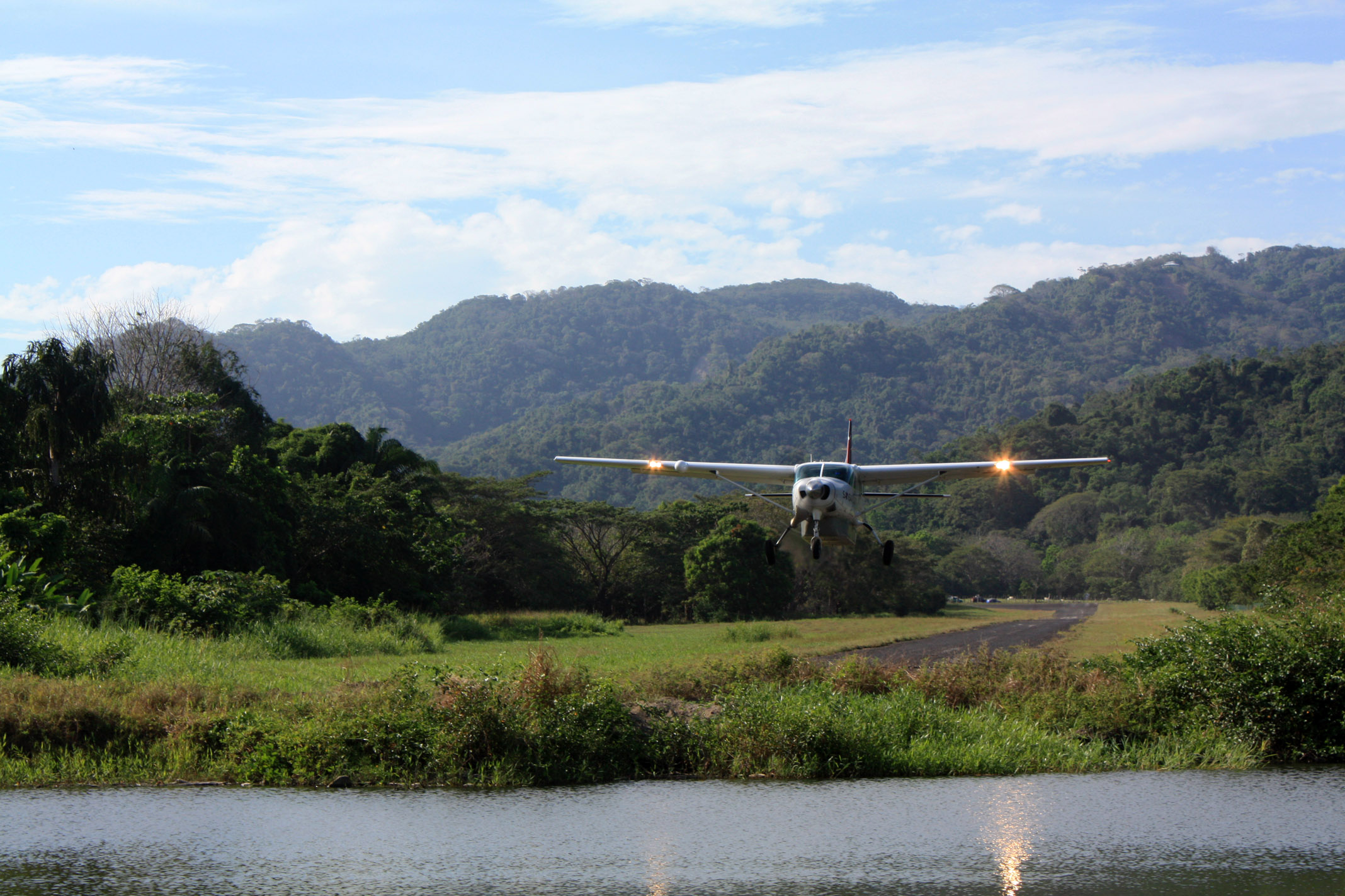 Arenal - Aeropuerto El Tanque (FON Airstrip)